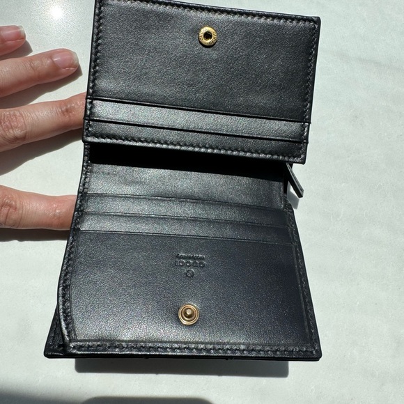 Gucci Black Leather Card Holder with Gold Logo - Picture 5 of 6